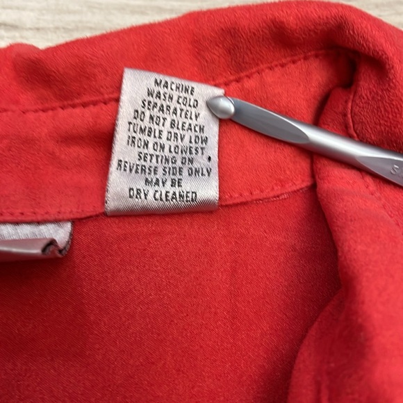Chico's Red Faux Suede 3/4 Sleeve Button Down Shirt Size M/8 - Picture 12 of 15